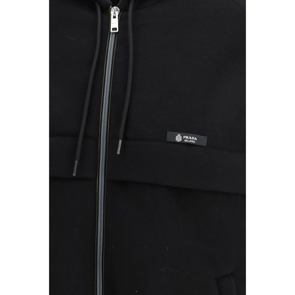 Schwarze Kapuzenjacke mit Raglanärmeln