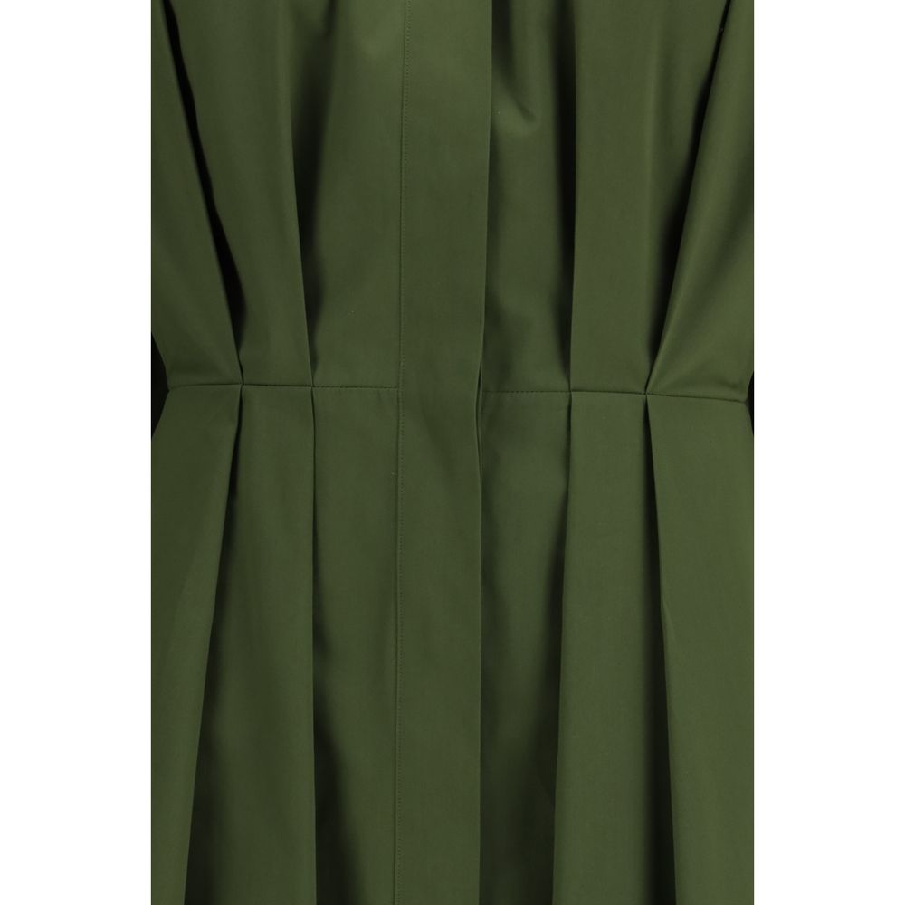 Grünes plissiertes Hemdkleid