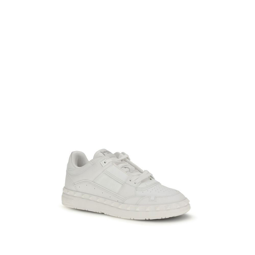 Low Top Freedots Sneakers
