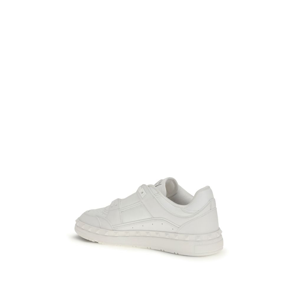 Low Top Freedots Sneakers