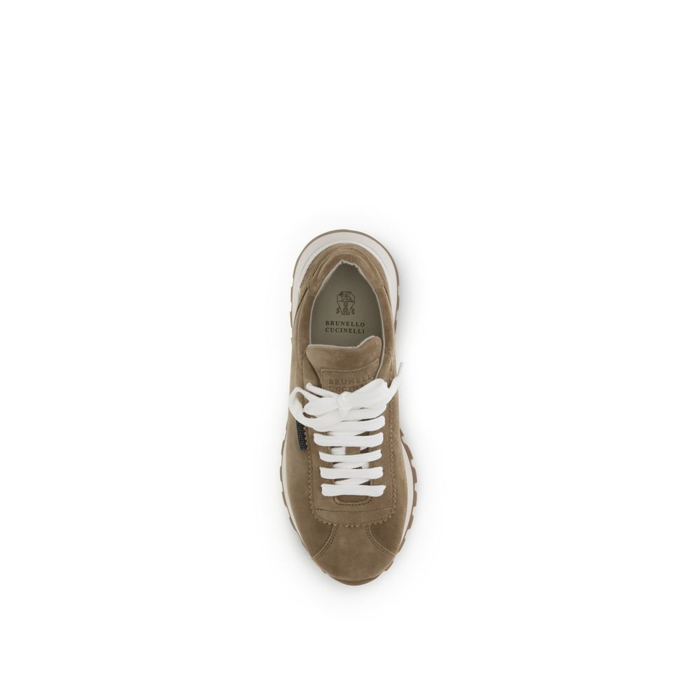 Sneakers with iconic embellishments